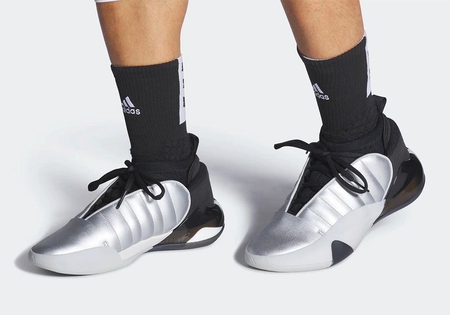 Shimmering Panels on the New adidas Harden Vol. 7 “Silver Metallic” Shimmering Panels on the New adidas Harden Vol. 7 “Silver Metallic”