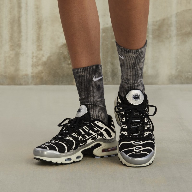 Nike Air Max Plus WMNS Lace Toggle | FD0799-001