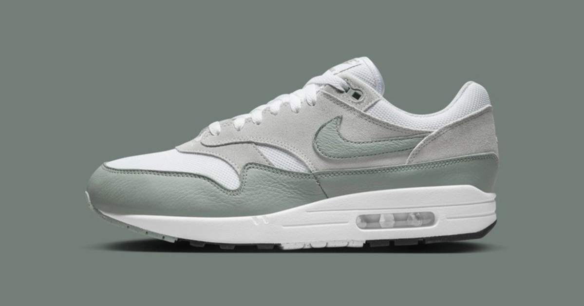 Detailed Photos of the Nike Air Max 1 "Mica Green" Detailed Photos of the Nike Air Max 1 "Mica Green"
