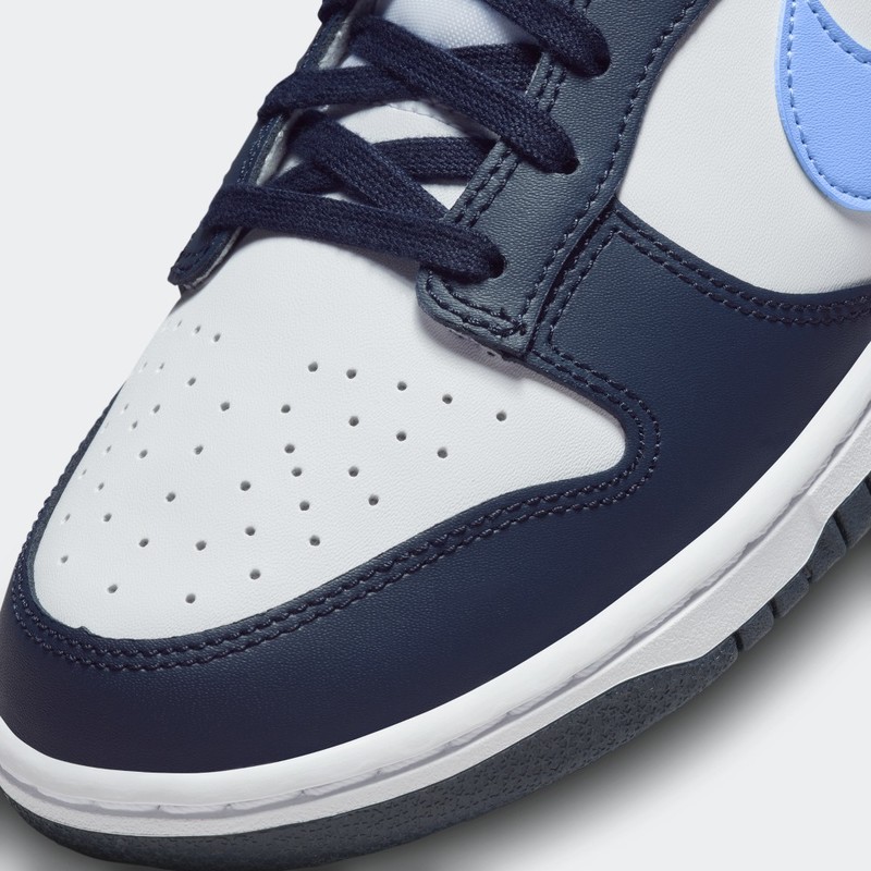 Nike Dunk Low "UNC Swoosh" | FN7800-400