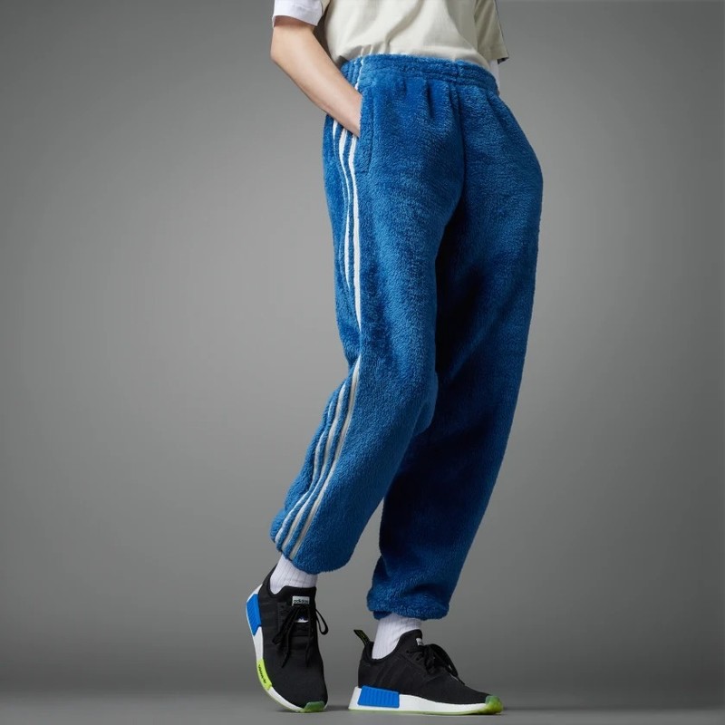 Indigo Herz x adidas NMD R1 "Core Black" | IE1844 Indigo Herz x adidas NMD R1 "Core Black" | IE1844