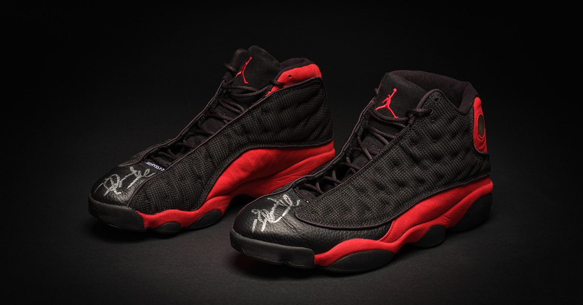 Michael Jordan’s Air Jordan 13s aus The Last Dance brechen Rekord als teuerstes Sneaker-Paar bei Auktion Michael Jordan’s Air Jordan 13s aus The Last Dance brechen Rekord als teuerstes Sneaker-Paar bei Auktion