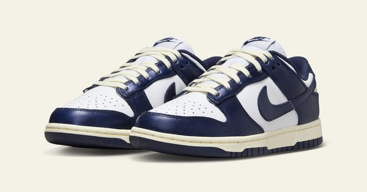 Glänzende Overlays bei dem Nike Dunk Low „Vintage Navy“ Glänzende Overlays bei dem Nike Dunk Low „Vintage Navy“
