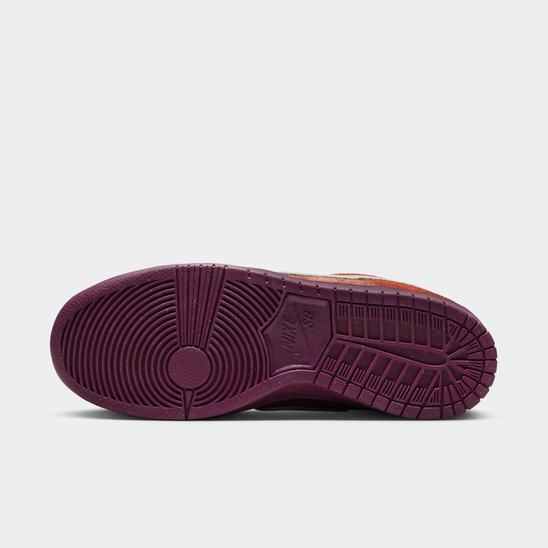 Nike SB Dunk Low "Mystic Red" | DV5429-601