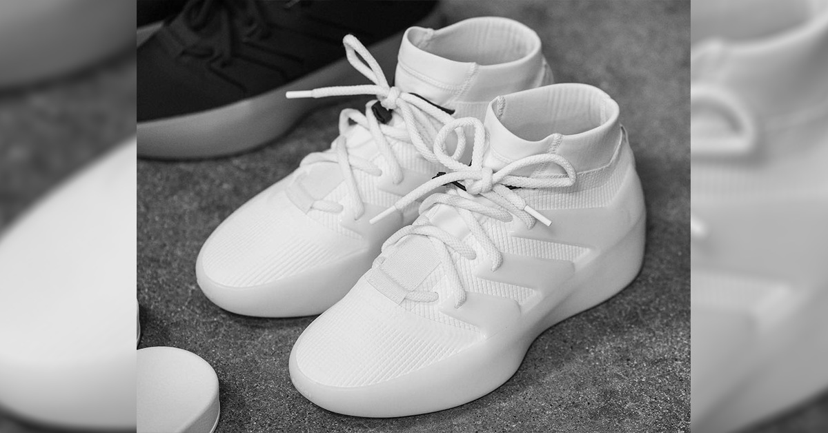 Diese beiden Fear of God x adidas Sneaker wurden im Hollywood Bowl gesehen