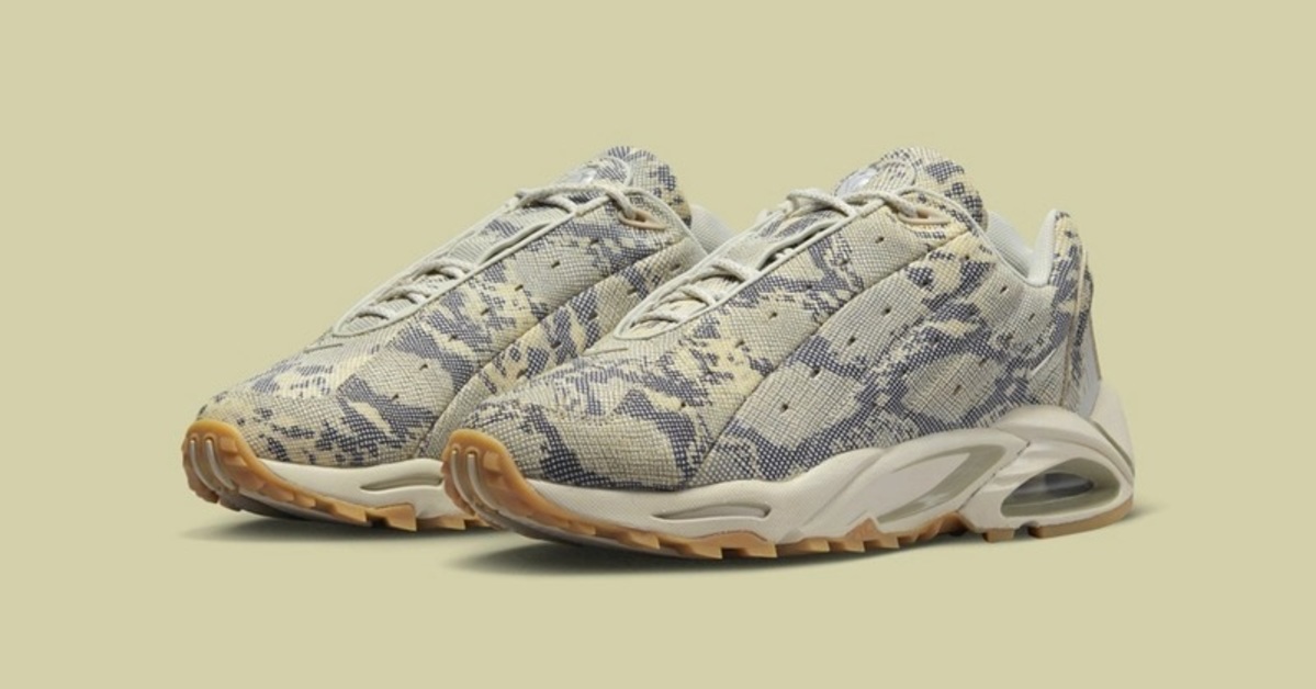 Drake Shows a NOCTA x Nike Hot Step Air Terra Drake Shows a NOCTA x Nike Hot Step Air Terra