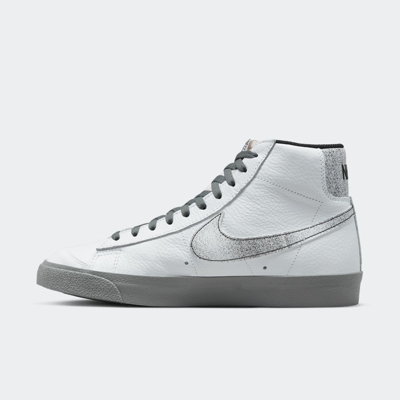 Nike Blazer Mid '77 Classics | DV7194-100