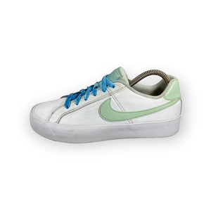 Nike Court | A02810-171