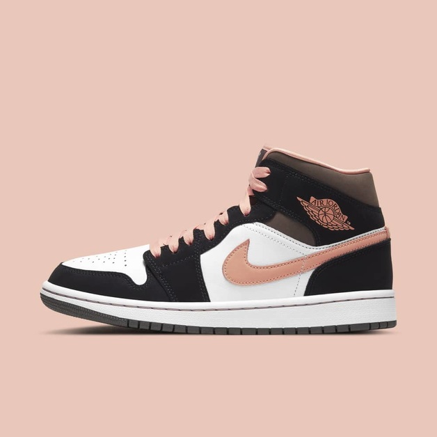 Air Jordan 1 Mid mit Mocha und Rosa