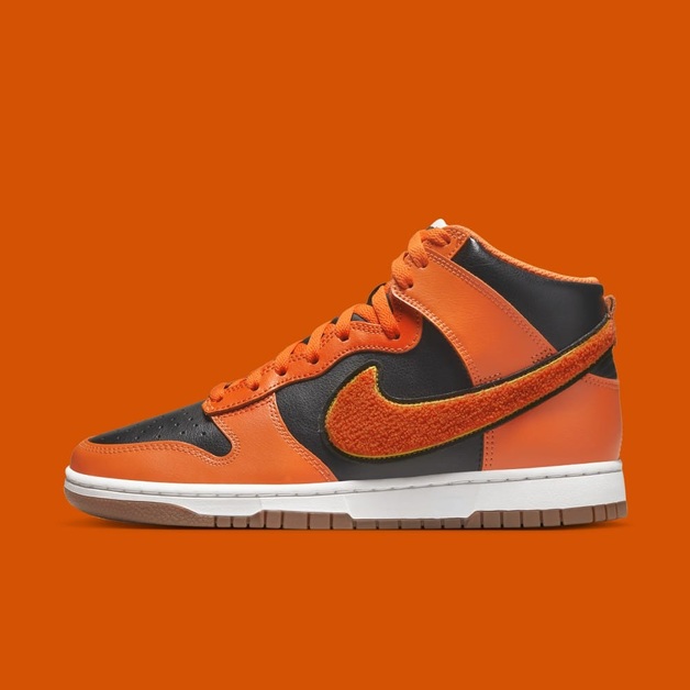 Ist der Nike Dunk High University "Chenille Swoosh" dein nächster Halloween-Sneaker?