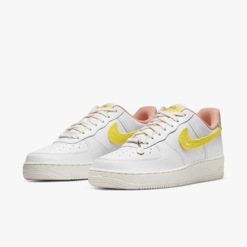 Nike Air Force 1 Mama | DV2183-100