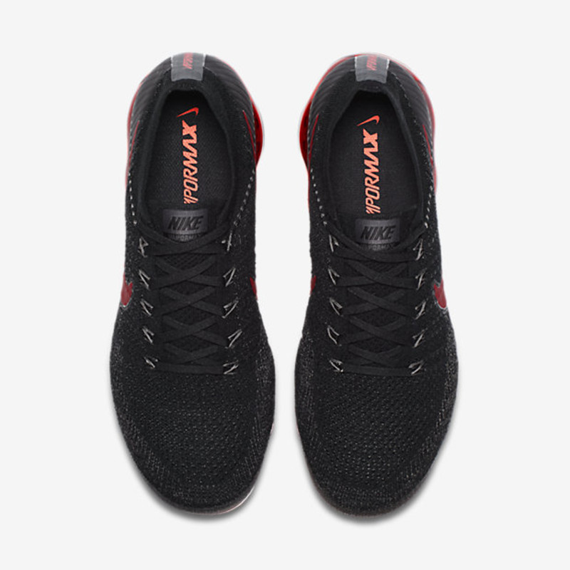 vapormax black team red