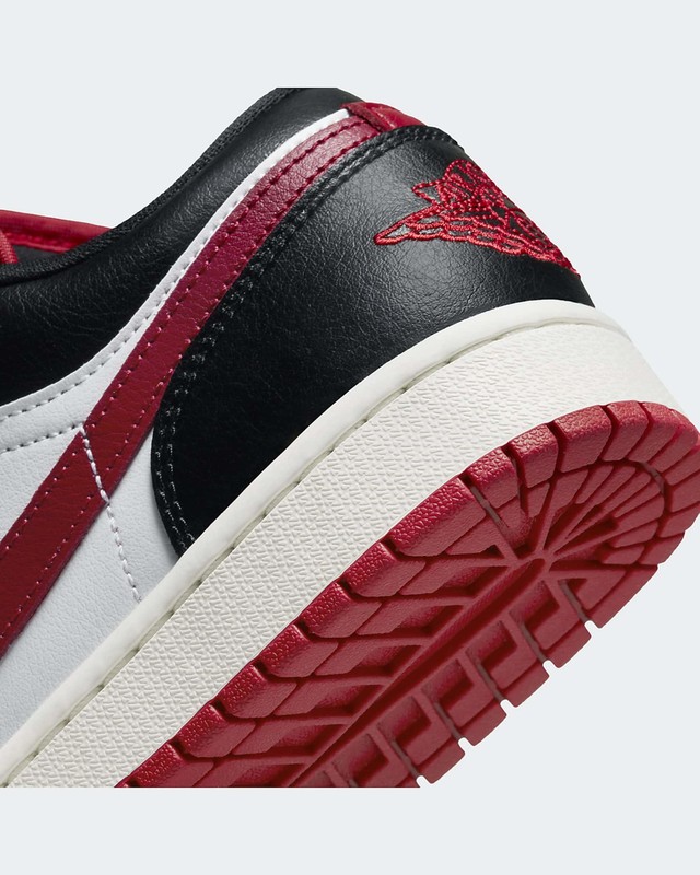 Air Jordan 1 Low "Reverse Black Toe" | DC0774-160