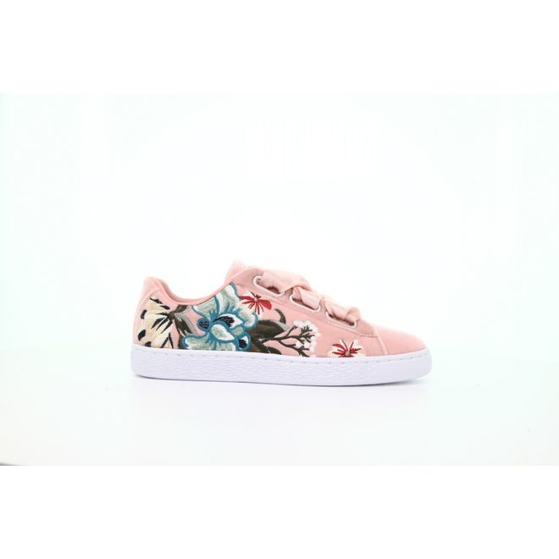 Puma basket heart hot sale hyper emb wn's