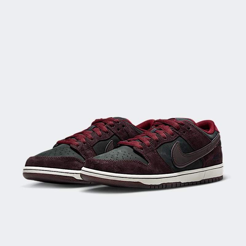 Riot Skateshop x Nike SB Dunk Low | FZ1289-200