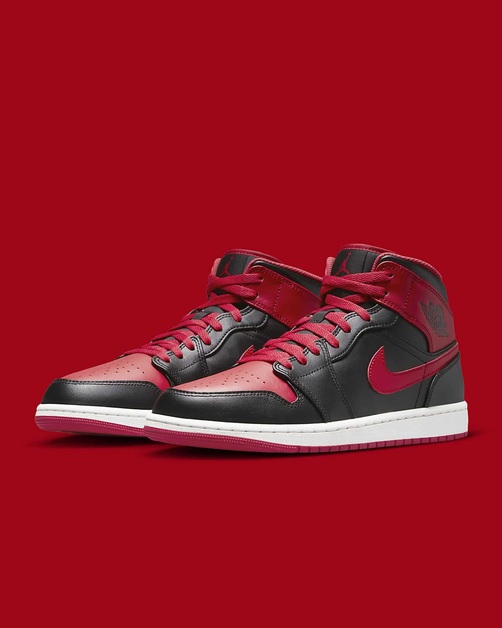 Eine alternative Version des Air Jordan 1 Mid „Bred“