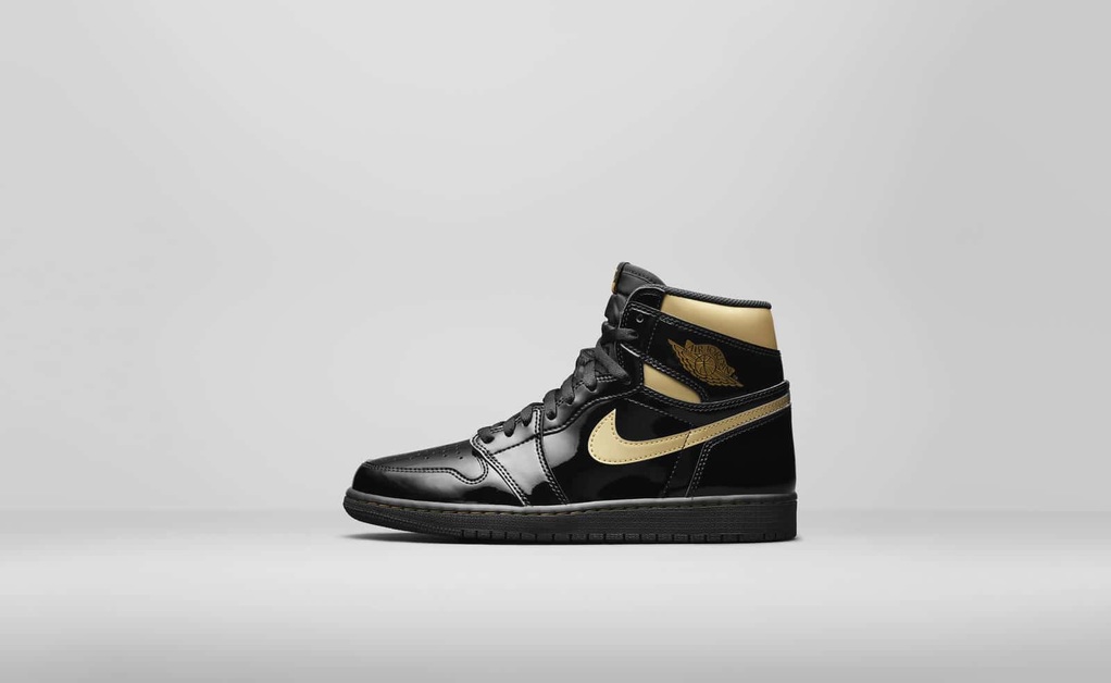 Air Jordan 1 High mit goldenen Brandings und Lackleder