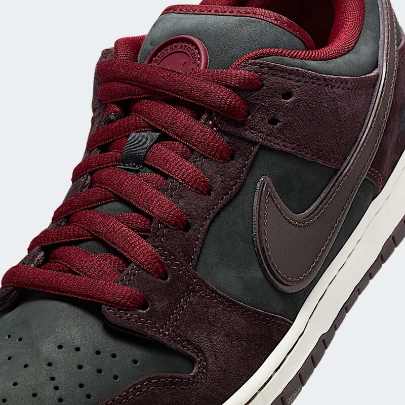 Riot Skateshop x Nike SB Dunk Low | FZ1289-200