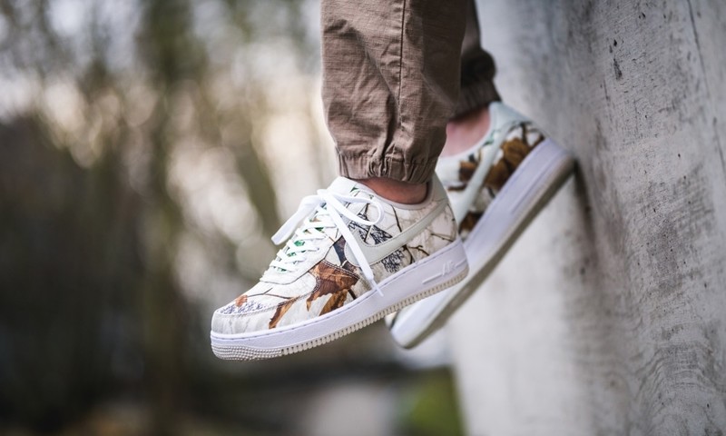 NIKE AIR FORCE 1 07 LV8 3 TREE CAMO AO2441-001 –