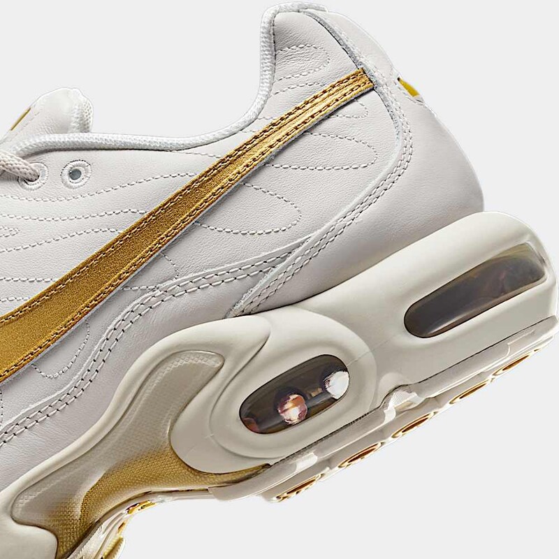 Air max plus metallic gold online