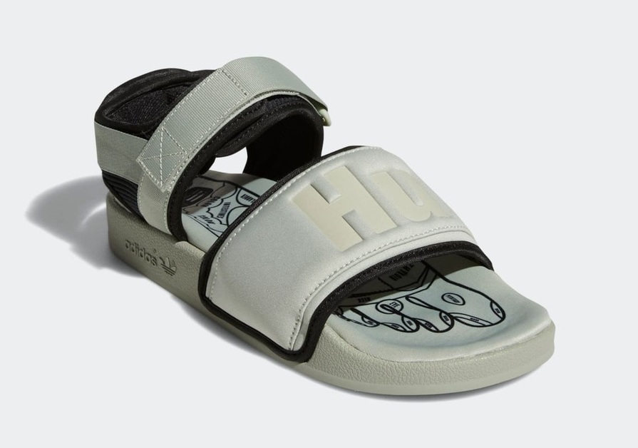 Macht euch bereit für den Frühling 2022 mit diesem Pharrell x adidas Adilette Slide 2.0 Hu