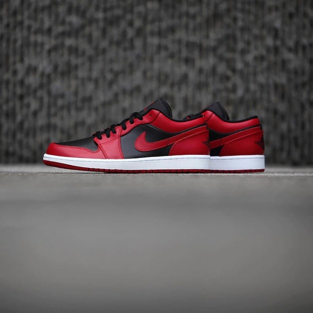 Schaut euch den Air Jordan 1 Low „Varsity Red” an