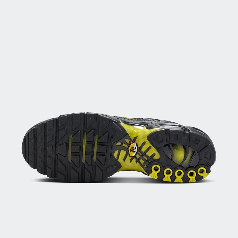 Nike Air Max Plus "Black/Yellow" | DM0032-012