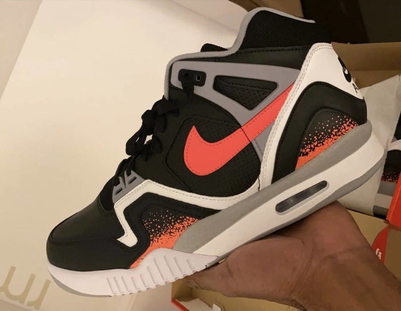 First Look: Nike Air Tech Challenge 2 „Black Lava”