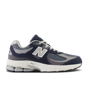 New Balance 2002R Big Kid Wide 'Eclipse Silver Metallic' | GC2002SF-W