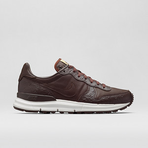 Nike hot sale internationalist glitter