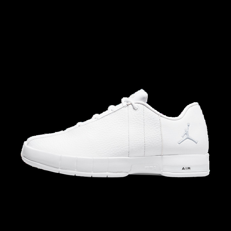 Jordan te 2 low white hotsell