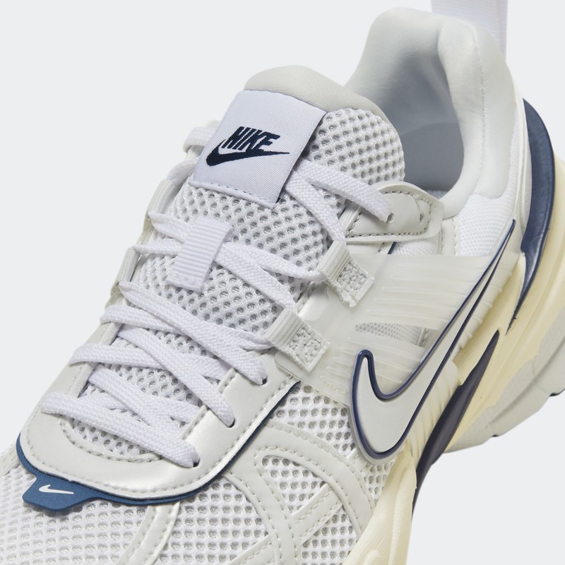Nike V2K Run "Photon Dust" | FD0736-102
