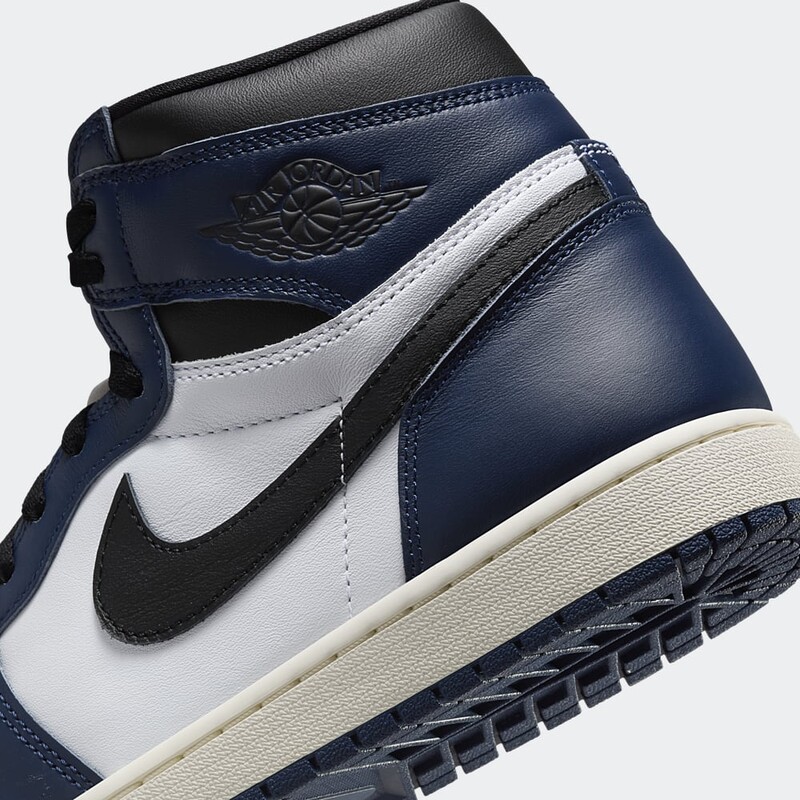 Air Jordan 1 High OG "Midnight Navy" | DZ5485-401