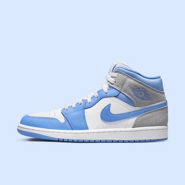 Tongues Made of Basketball Nets and UNC Vibes on the New Air Jordan 1 Mid