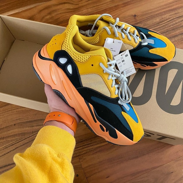 Meldet euch jetzt für den adidas Yeezy Boost 700 „Sun“ an