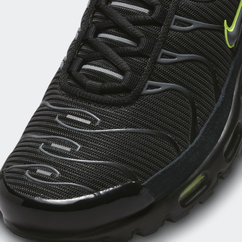 Nike Air Max Plus "Black Volt" | FQ2381-001