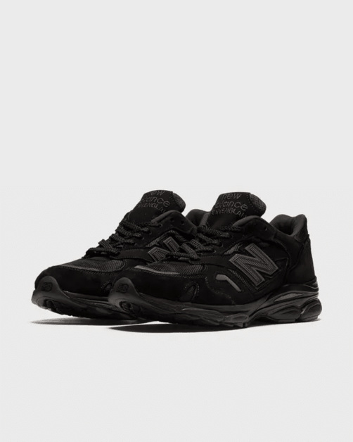 Der New Balance 920 Made in UK „Triple Black“ ist jetzt online