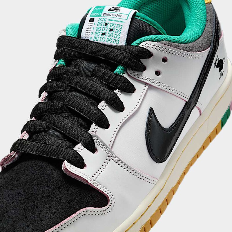 CSEF x Nike SB Dunk Low | HJ4132-100