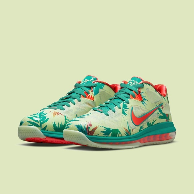 Nike LeBron 9 Low „LeBronald Palmer“ mit Getränke-Prints auf den Sohlen