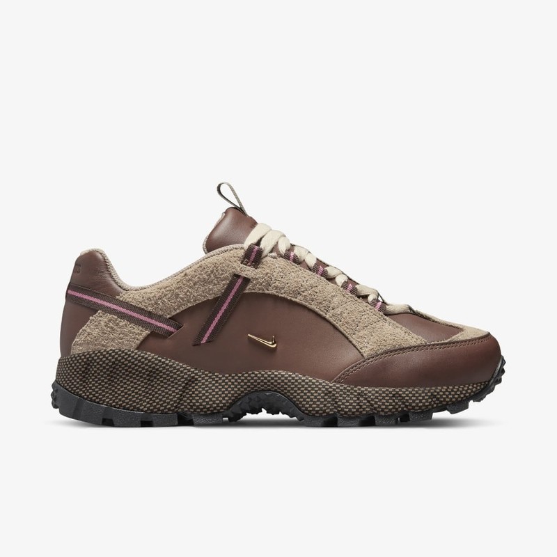 Jacquemus x Nike Air Humara Ale Brown | DR0420-200