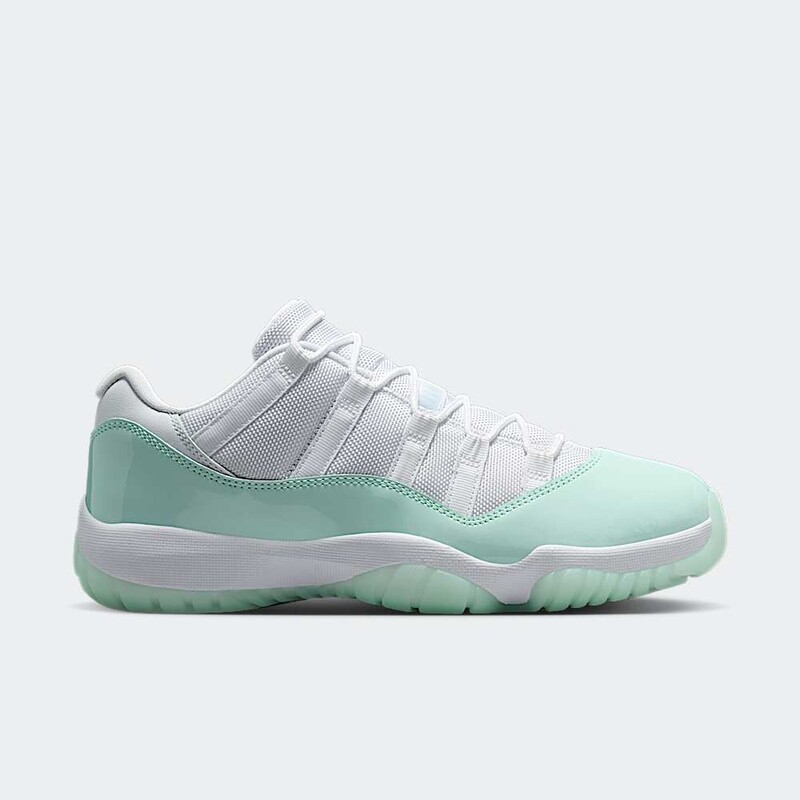 Air Jordan 11 Low "Igloo" | AH7860-103