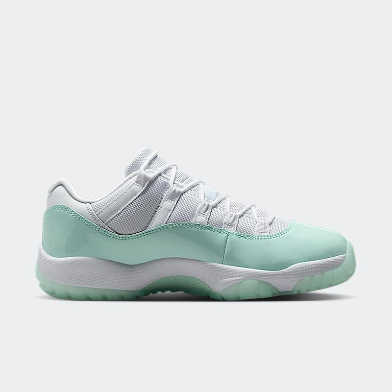 Air Jordan 11 Low "Igloo" | AH7860-103