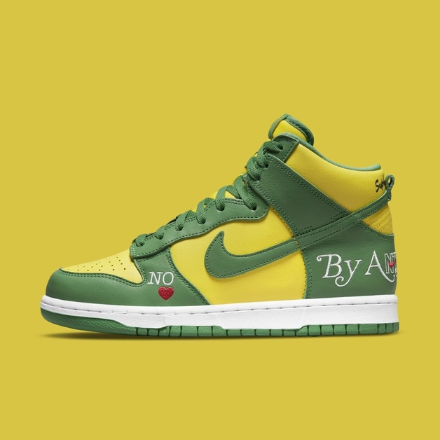 SHOES MASTER Unveils a Third Supreme x Nike SB Dunk High "Brazil"