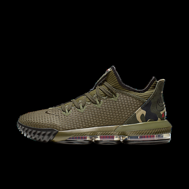 Lebron hot sale camo low