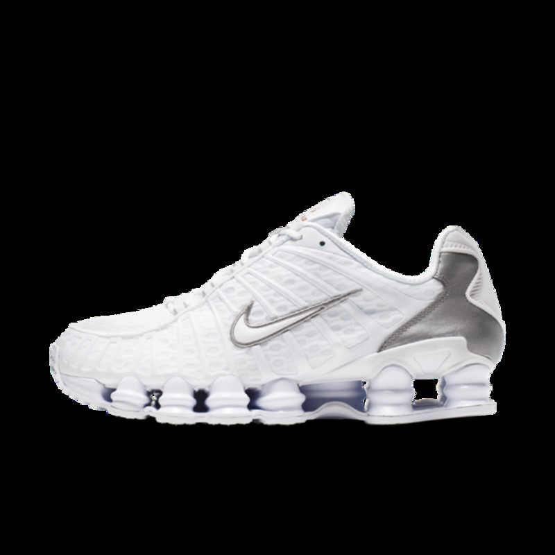 All white hot sale shox