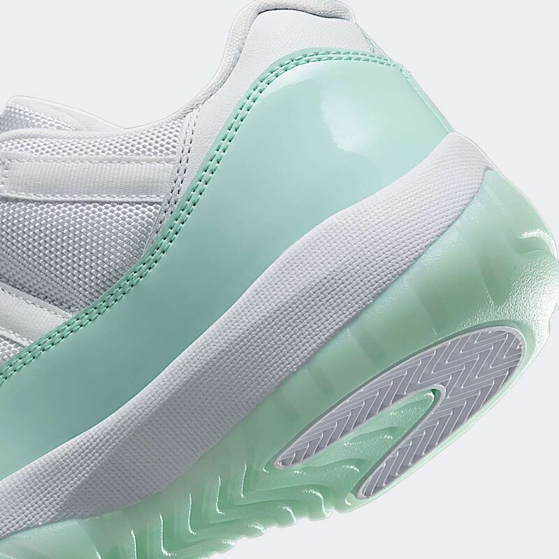 Air Jordan 11 Low "Igloo" | AH7860-103
