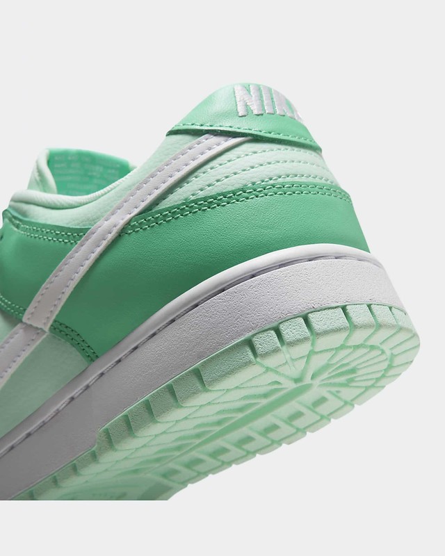 Nike Dunk Low "Mint Foam" | DJ6188-301