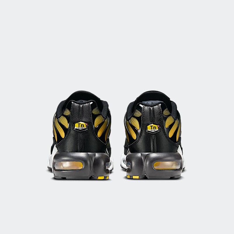 Nike Air Max Plus "Black/University Gold" | DM0032-013