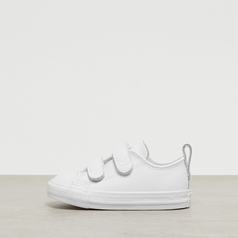 Chuck Taylor All Star Easy-On Leather | A01004C