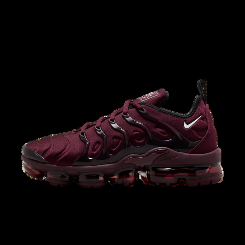 burgundy nike air vapormax plus